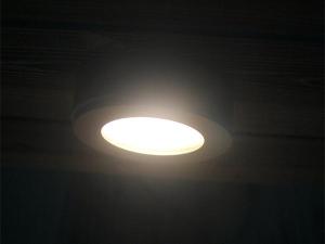 Iluminación LED embutida para gabinetes