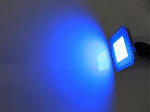 Luz LED para escaleras y escalones - color azul